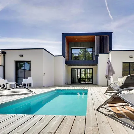 Casa de Férias Stunning In With Outdoor Swimming Pool, Heated Swimming Pool And Private Swimming Pool Saint-Jean-de-Monts