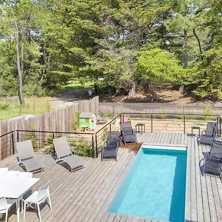 Stunning In With Outdoor Swimming Pool, Heated Swimming Pool And Private Swimming Pool Casa de Férias Saint-Jean-de-Monts