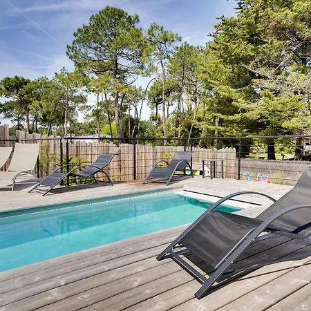 Stunning In With Outdoor Swimming Pool, Heated Swimming Pool And Private Swimming Pool *